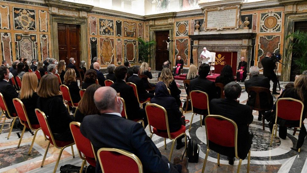 Pope Francis encourages companies to work in a sustainable way